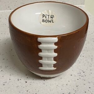 NWT.  Rockybear Pet, ceramic, pet feeding/water bowl.